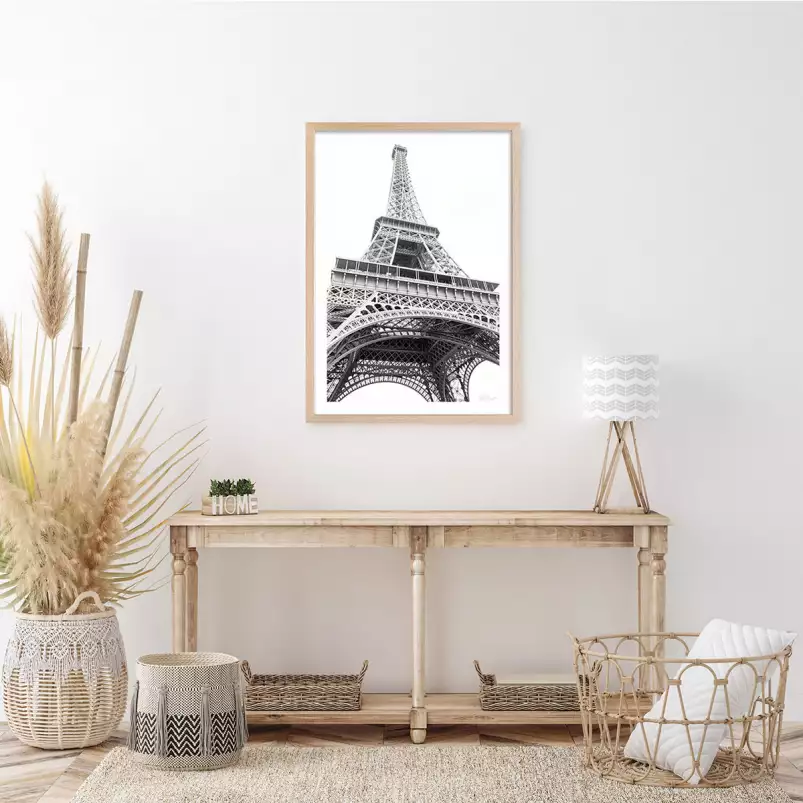 Eiffel de près - affiche paris vintage noir et blanc