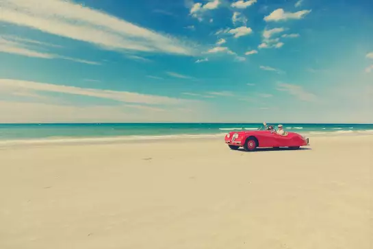 La voiture rouge - affiche mer