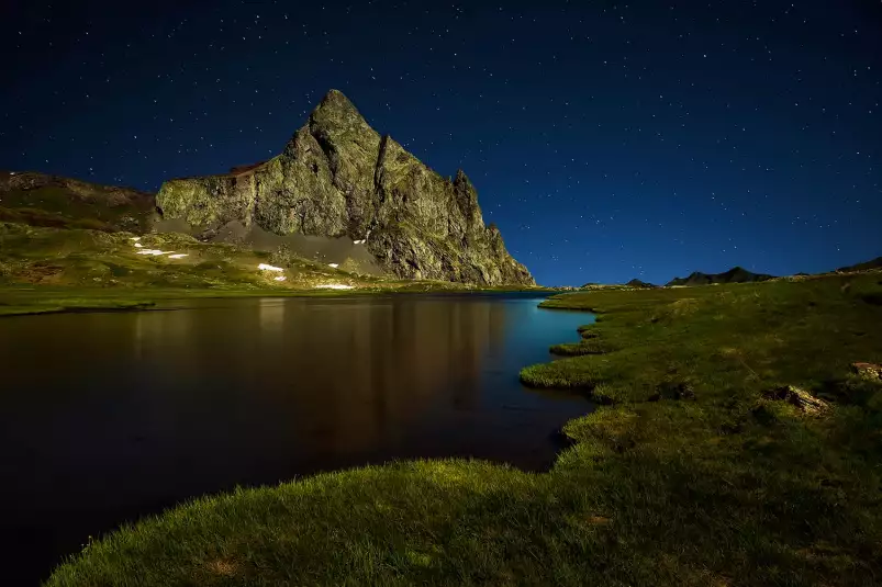 Haute montagne pyrenéenne - paysage montagne lac