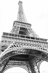 Eiffel de près - affiche paris vintage noir et blanc