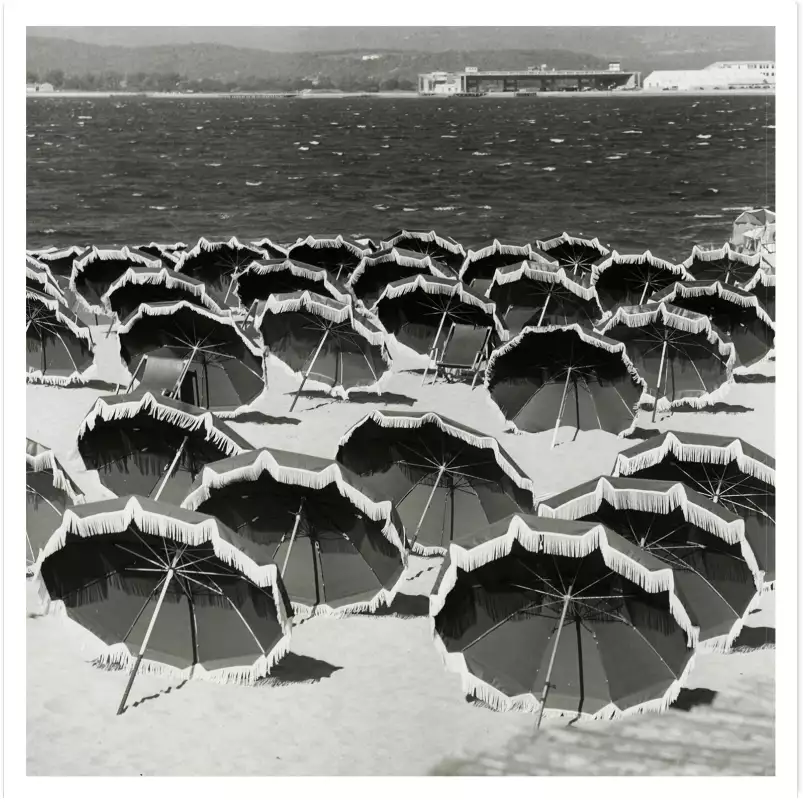 Sun umbrellas - affiche plage vintage