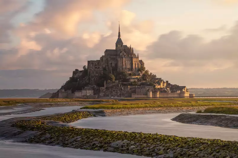 Le Mont St Michel - papier peint avec paysage