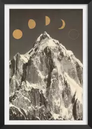 Lunes et montagne - affiche surrealiste