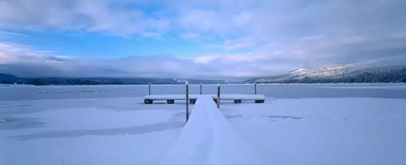 Jetée enneigée en Idaho - paysage hiver