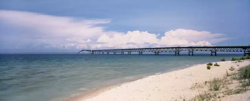 Pont Mackinac sur le Lac Michigan - tableau nature