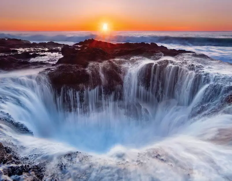 Chute d’eau  marine - Fond de hotte nature et paysage