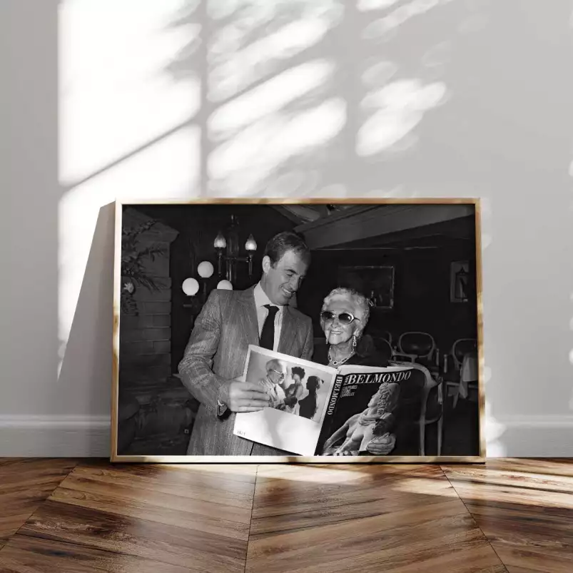 Jean Paul Belmondo  et sa mère - affiche acteur noir et blanc