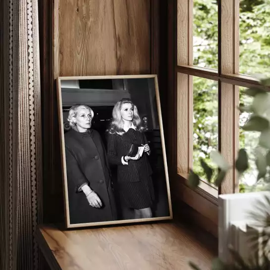 Catherine Deneuve et Renée simonot - poster acteurs et actrices celebres