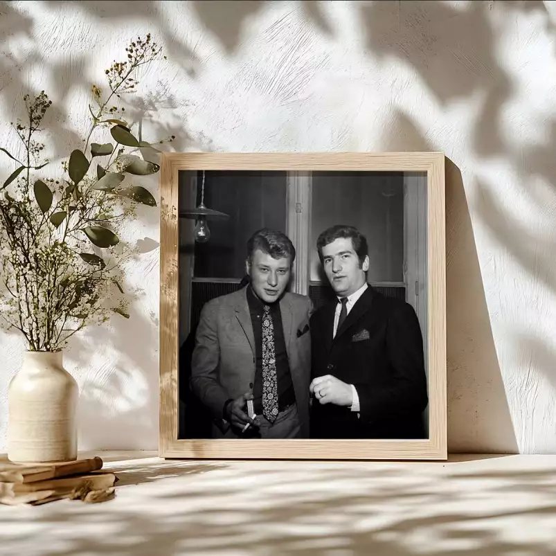 Johnny Hallyday et Eddy Mitchell - affiche acteurs noir et blanc