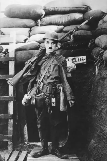 Charlot soldat - affiche cinema noir et blanc