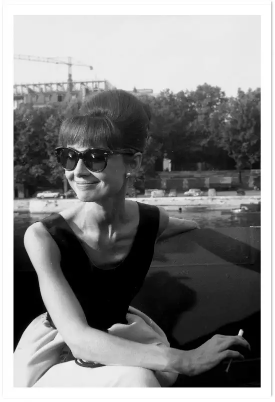 Audrey Hepburn à Paris - affiche de cinema