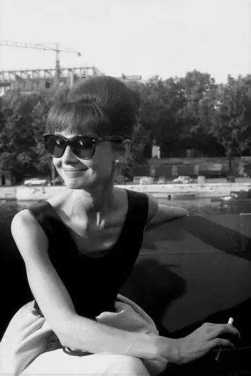 Audrey Hepburn à Paris - affiche de cinema