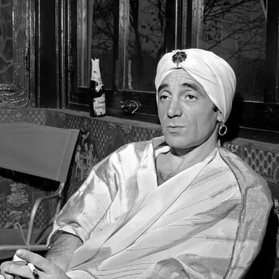 Charles Aznavour en tournage - affiche de cinema