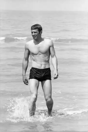 Jean Paul Belmondo, tournage à Dunkerque - affiche acteurs noir et blanc