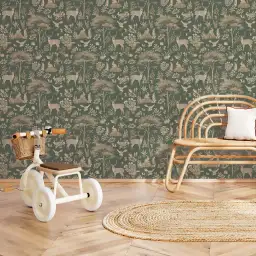 Papier peint tapisserie enfant forêt Brume des Bois fond vert avec daim et animaux des bois en style aquarelle