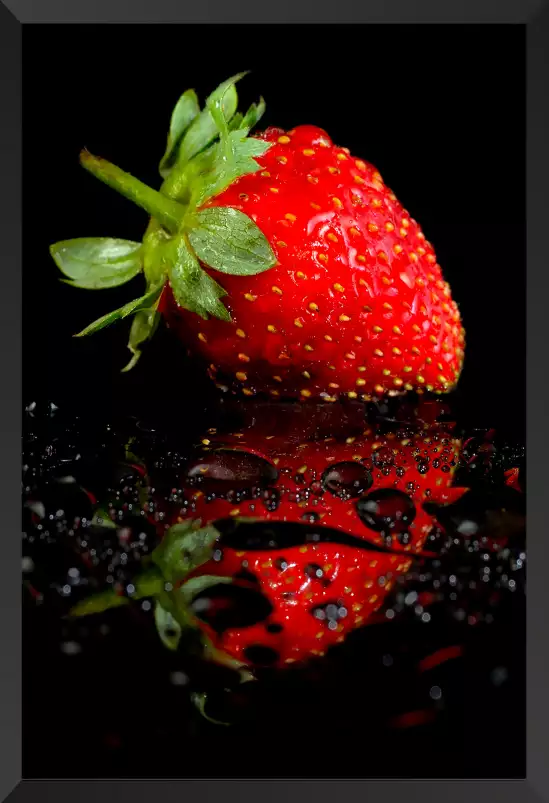 Le reflet de la fraise - affiche fruits