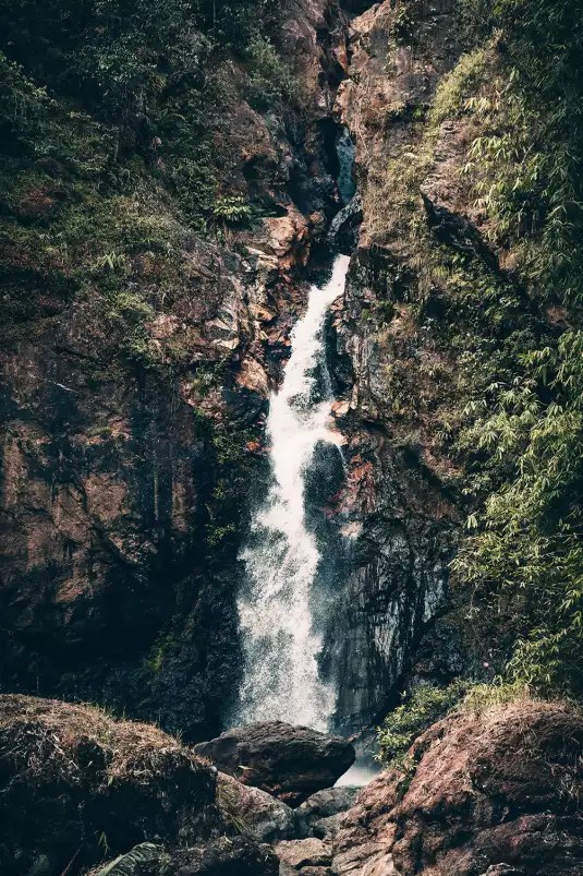 Cascade perdue - tableau montagne