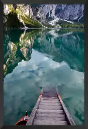 Barque dans les dolomites - paysage montagne lac