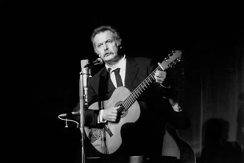 Brassens à bobino en 1972 - poster noir et blanc vintage