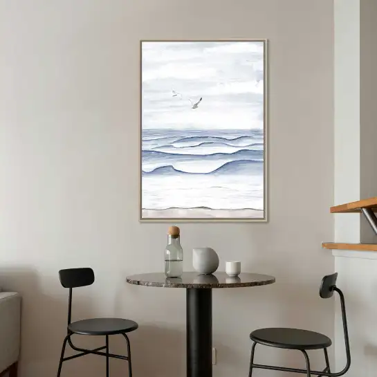 Retrouvez l'atmosphère du littoral avec cette affiche de vagues et d'oiseaux en aquarelle.