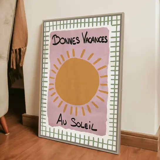 Célébrez l'été avec cette affiche rétro "Bonnes Vacances". Une décoration murale chaleureuse inspirée des affiches vintage.