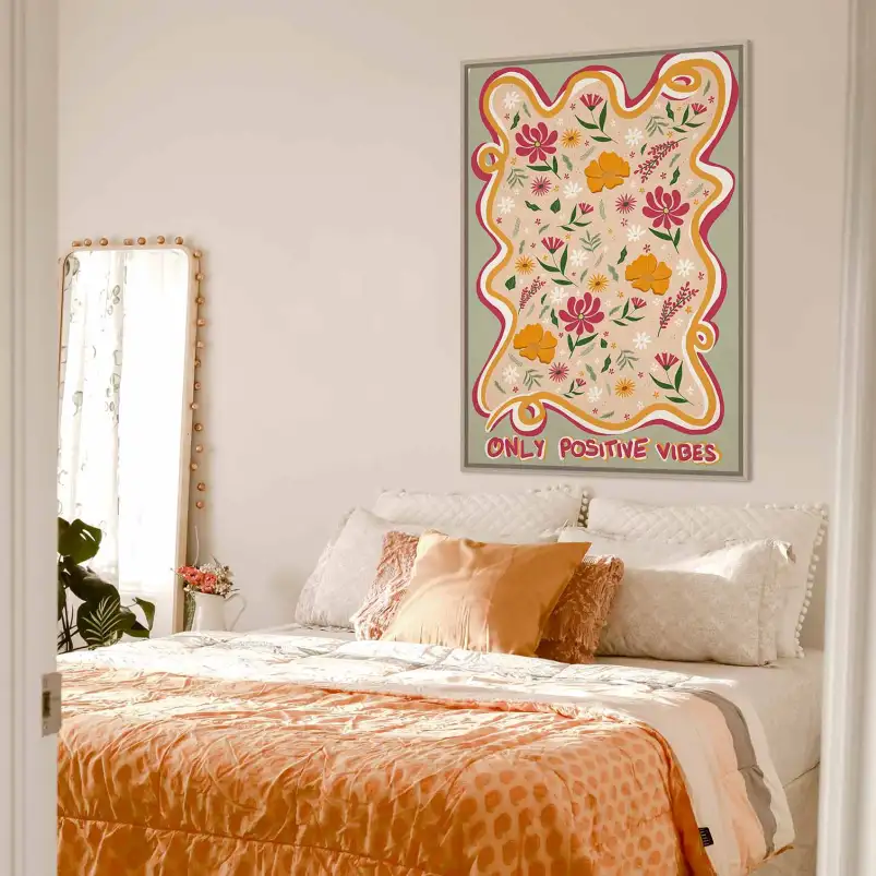Diffusez une énergie positive avec cette affiche florale pop. Une décoration colorée idéale pour un salon.