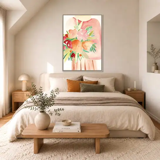 Une affiche douce et élégante représentant une femme tenant un bouquet de fleurs. Une déco poétique et contemporaine.