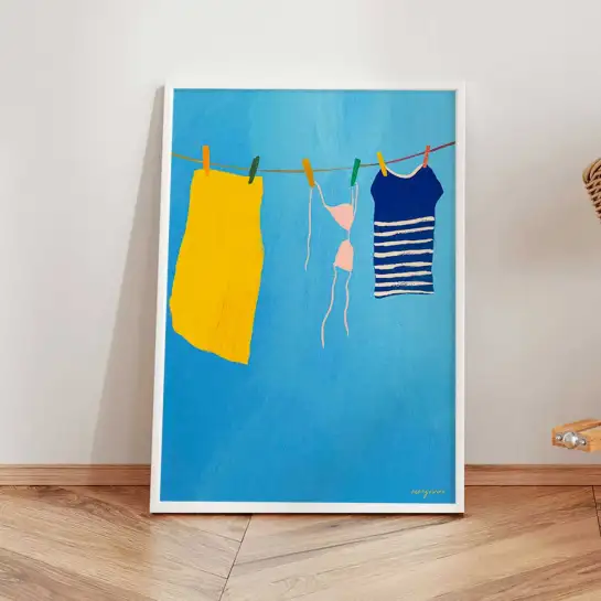 Une affiche douce et lumineuse inspirée des vacances méditerranéennes. Découvrez les créations Henry Rivers sur Hexoa®.