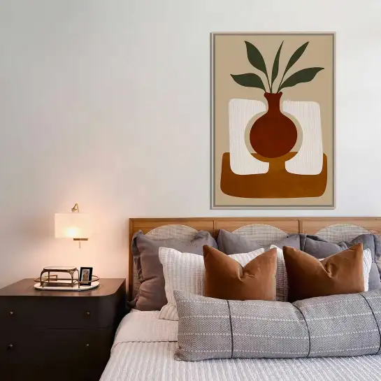 Une affiche abstraite aux tons terracotta représentant un vase minimaliste. Une déco chaleureuse et contemporaine.