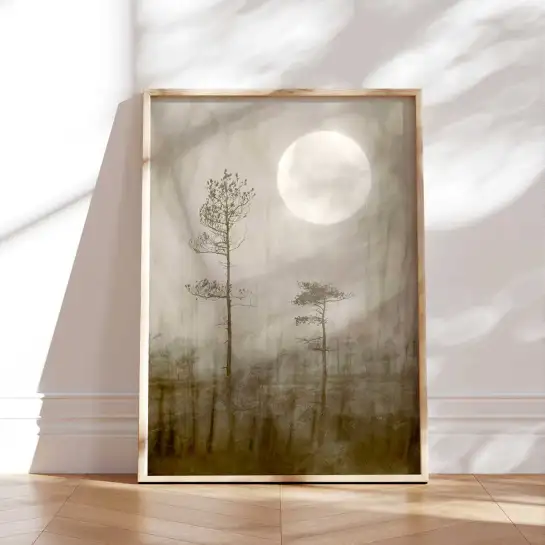 Tableau nature pin brumeux sous lune éclatante