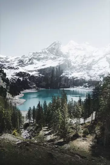 Lac de montagne au sommet - paysage montagne