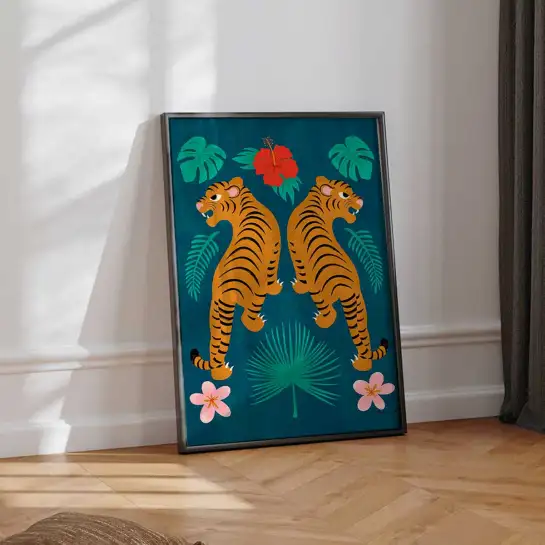 Affiche deux tigres tropicaux au cœur d'une végétation luxuriante pour une décoration jungle chic. Une ambiance sauvage et