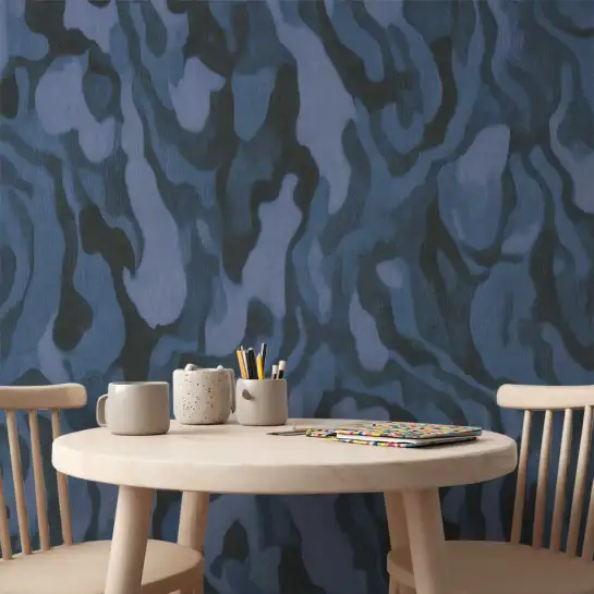 Tapisserie panoramique motif abstrait aux teintes bleues et noire avec des lignes fluides et texturées