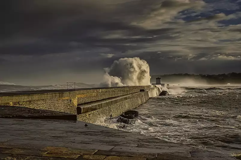 Tempête sur socoa pays basque - tableau tempete en mer