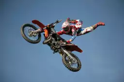 Superman en motocross - posters sportifs