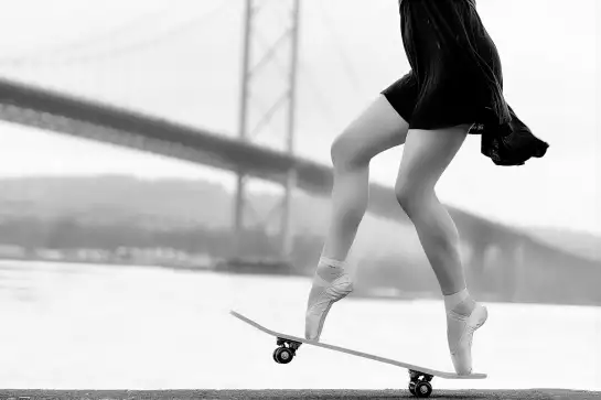 Skater girl - cadre contemporain