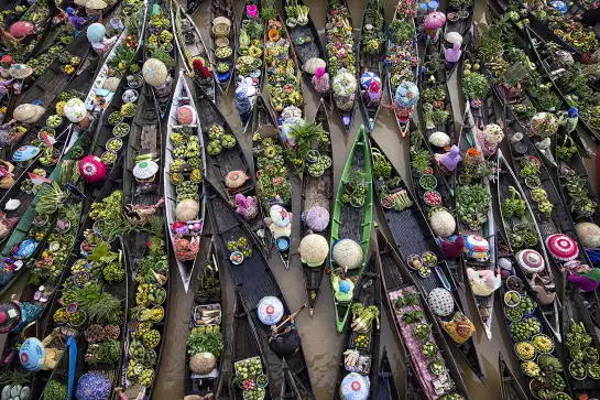 Marché flottant - tableau monde