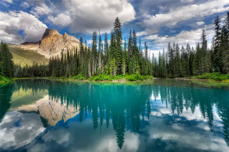 Lac bleu éméraude - tableau montagnes