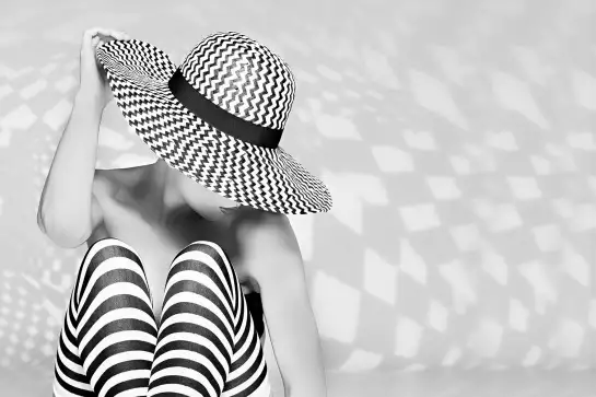 Model striped - photo contemporaine