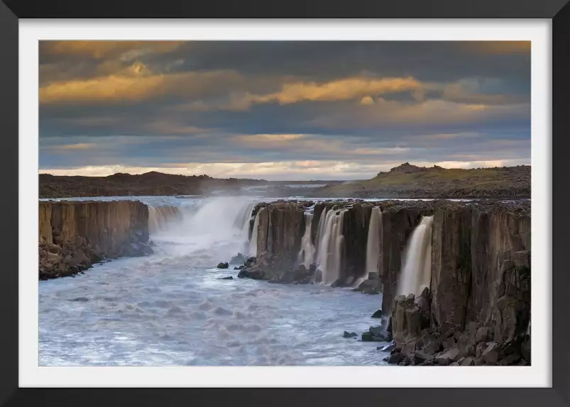 Chute d'eau by night - poster bord de mer