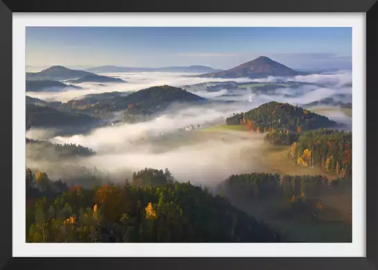 Colline et féerie d' automne - paysage montagne