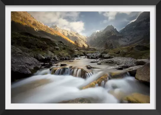 Rivière des alpes - paysage montagne