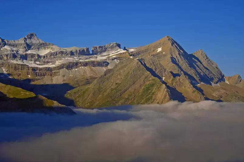 La brèche de roland pyrénées - paysage pyrenees