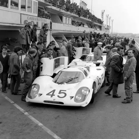 Porsche au 24h du Mans - poster de vehicule