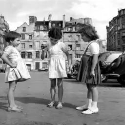 Jeu de Rue Paris 1959 - tableau noir et blanc