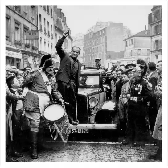 Louis de Funes à Montmartre en 1958 - photo acteur noir et blanc