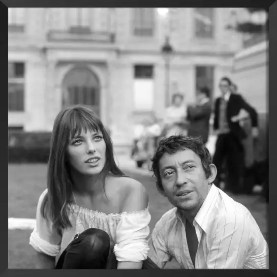 Jane Birkin et Serge Gainsbourg aux tuileries en 1969 - photo de célébrités