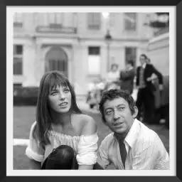 Jane Birkin et Serge Gainsbourg aux tuileries en 1969 - photo de célébrités