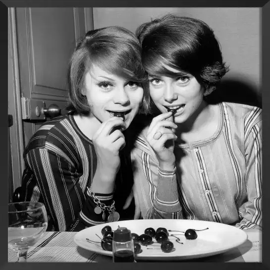 Francoise Dorleac et Catherine Deneuve en 1960 - photo acteur noir et blanc