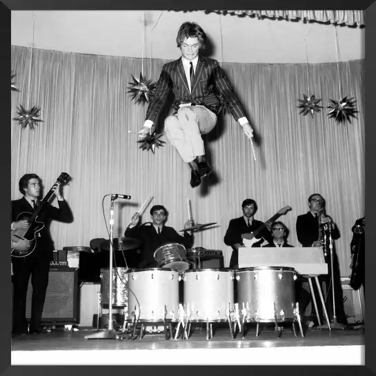 Claude François en concert en 1966 - photo de célébrités